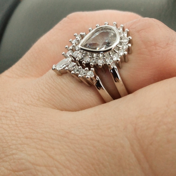 Pear Teardrop 925 Sterling Silver Prong Ring Set - Picture 7 of 10